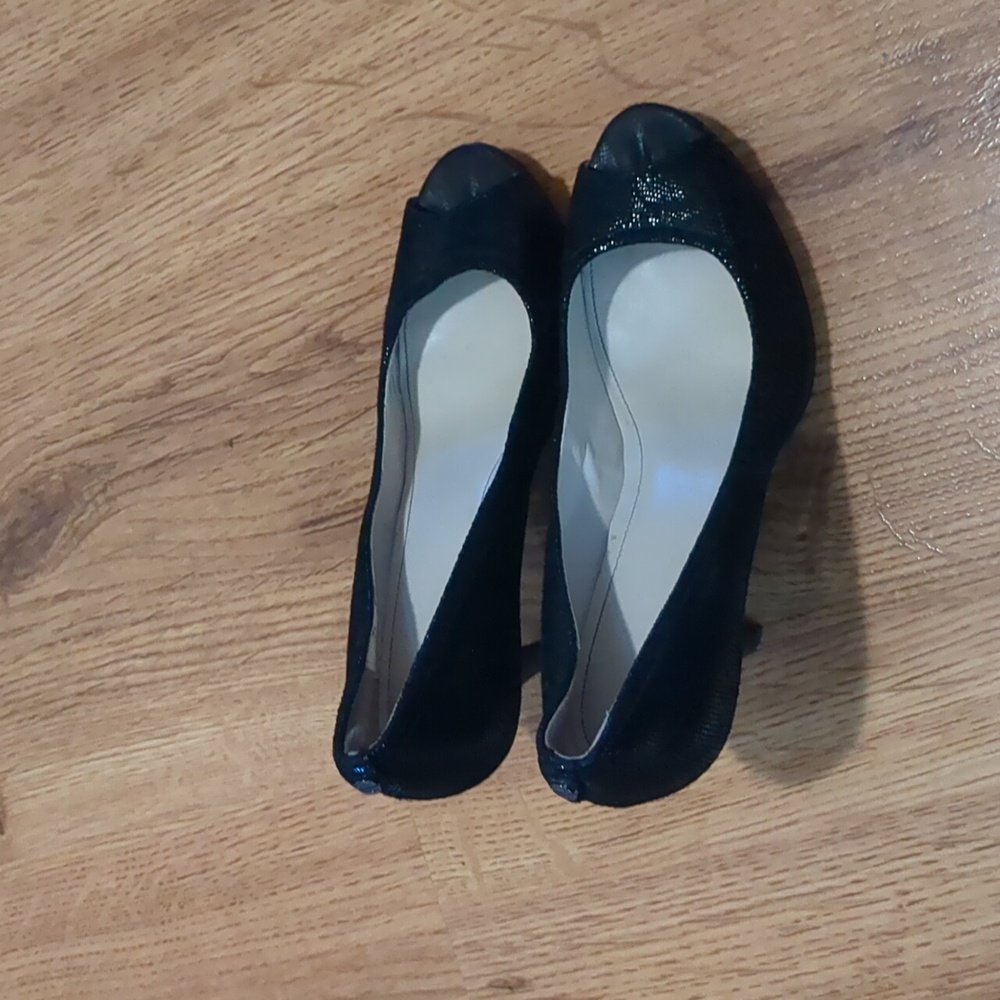 Calvin Klein Peep Toe Heels Size 7 - Picture 2 of 4